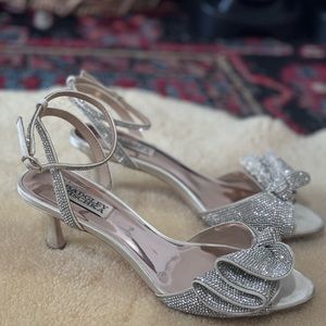 Badgley Mischka Remi Kitten Heel in Ivory.